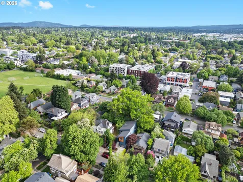 2510 SE Sherman Street Portland OR 97214