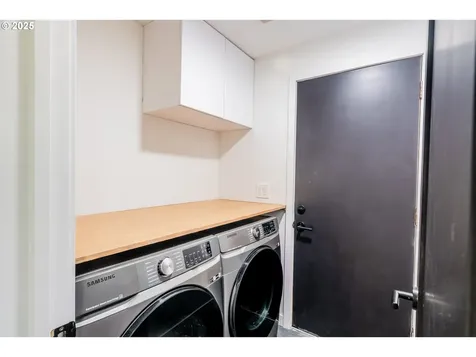 3075 SW 66th Court Portland OR 97225