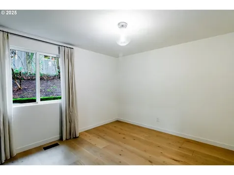 3075 SW 66th Court Portland OR 97225