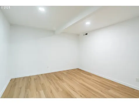 3075 SW 66th Court Portland OR 97225