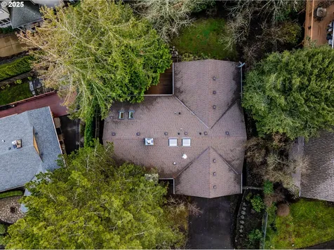 3075 SW 66th Court Portland OR 97225