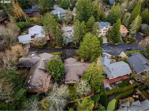 3075 SW 66th Court Portland OR 97225