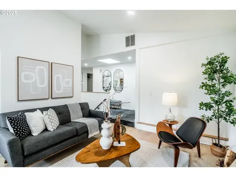 3075 SW 66th Court Portland OR 97225