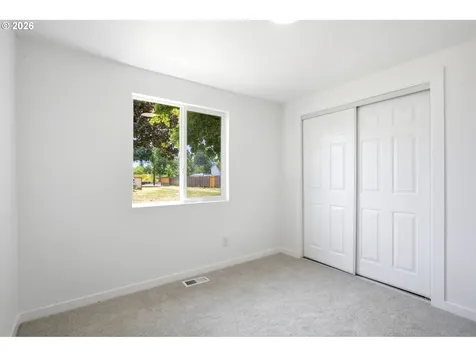 7563 SE Flavel Street Portland OR 97206