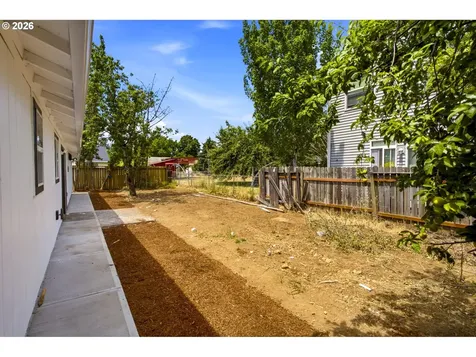 7563 SE Flavel Street Portland OR 97206