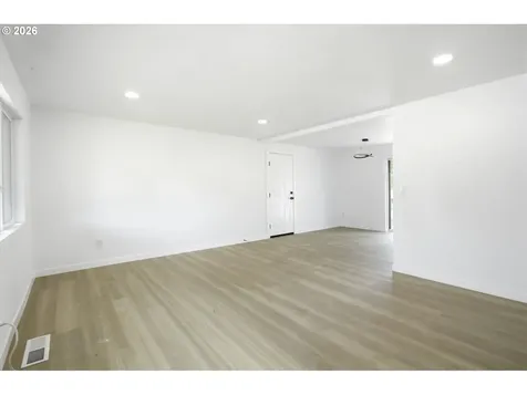 7563 SE Flavel Street Portland OR 97206