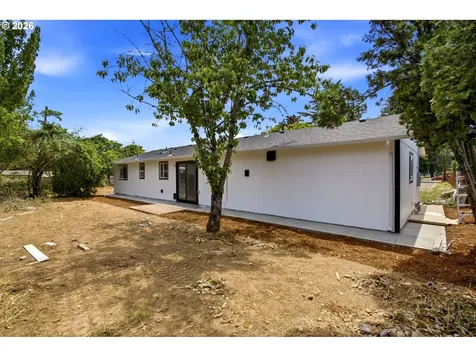7563 SE Flavel Street Portland OR 97206