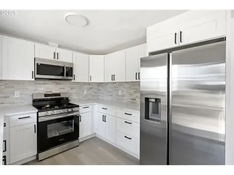 7563 SE Flavel Street Portland OR 97206
