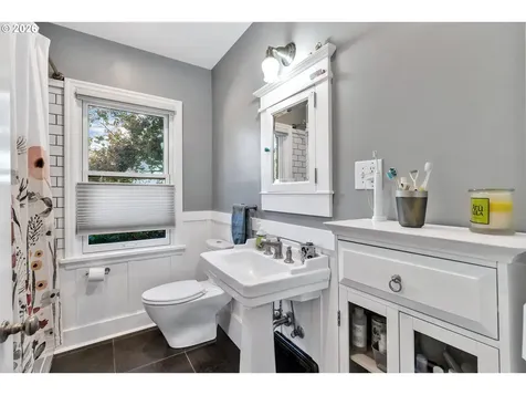 2005 N Blandena Street Portland OR 97217
