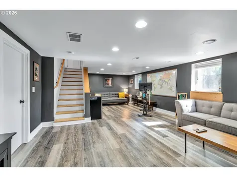2005 N Blandena Street Portland OR 97217