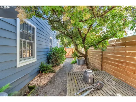 2005 N Blandena Street Portland OR 97217