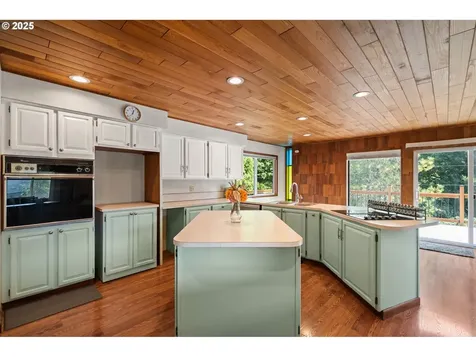 172 Beacon Hill Drive Longview WA 98632