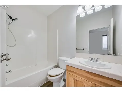 3421 SE 176th Avenue Vancouver WA 98683