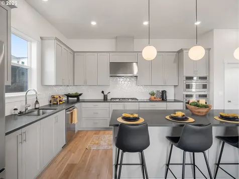 11661 SW Hayrick Terrace Beaverton OR 97007