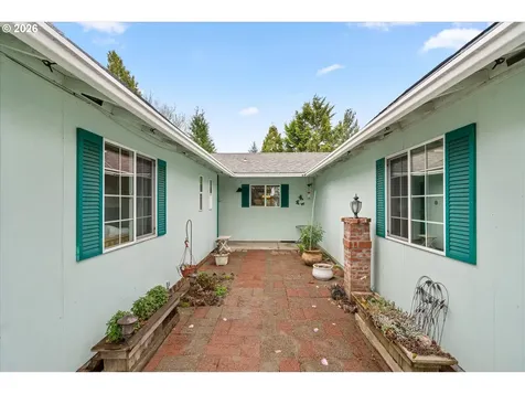 9505 NW 21st Avenue Vancouver WA 98665