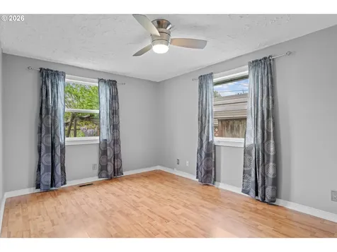 9505 NW 21st Avenue Vancouver WA 98665