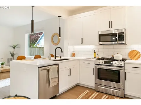 8454 N Seward Avenue Portland OR 97217