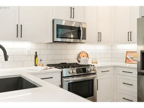 8454 N Seward Avenue Portland OR 97217