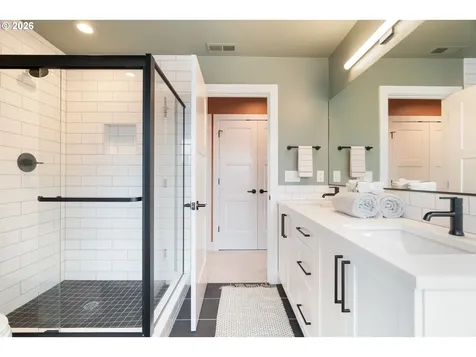 8454 N Seward Avenue Portland OR 97217