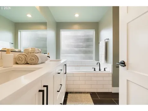 8454 N Seward Avenue Portland OR 97217