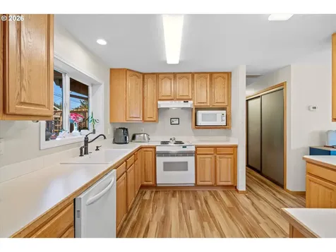 12653 NE Hassalo Street Portland OR 97230
