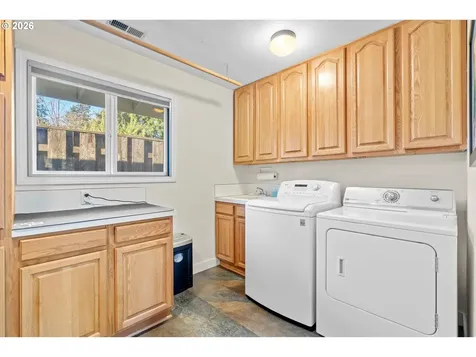 12653 NE Hassalo Street Portland OR 97230