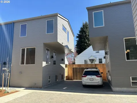 5355 SE Stark Street SE Portland OR 97215