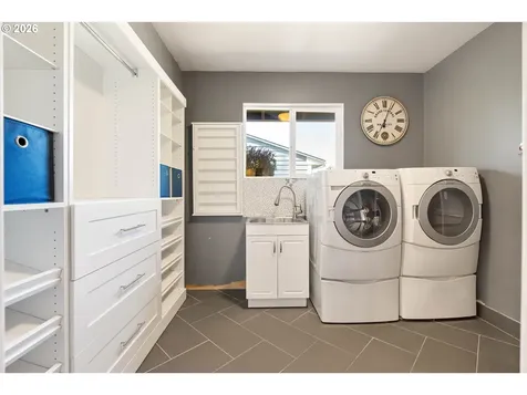 2370 SW Timberline Drive Portland OR 97225