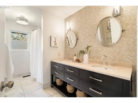 2370 SW Timberline Drive Portland OR 97225