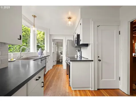 1667 Lake Front Road Lake Oswego OR 97034