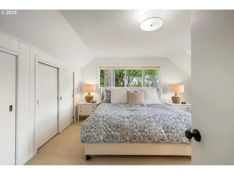 1667 Lake Front Road Lake Oswego OR 97034