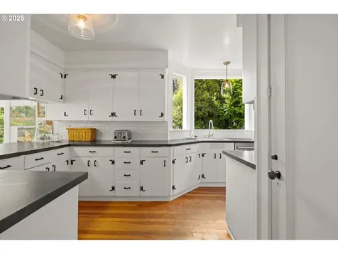 1667 Lake Front Road Lake Oswego OR 97034