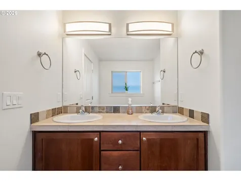 4116 N 3rd Circle Ridgefield WA 98642