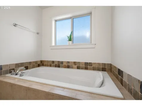 4116 N 3rd Circle Ridgefield WA 98642