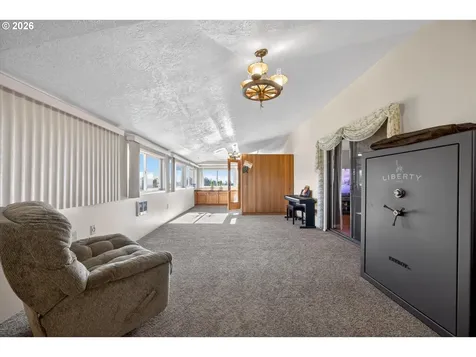 10685 Oak Drive SE Salem OR 97306