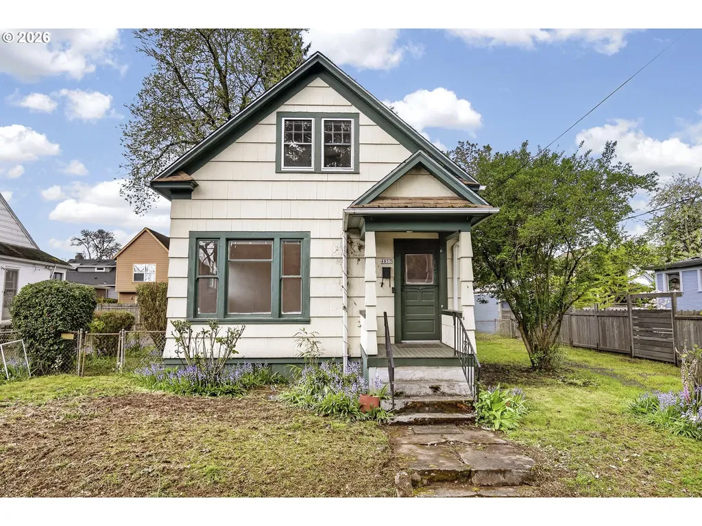 4857 NE 11th Avenue Portland OR 97211