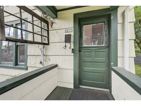 4857 NE 11th Avenue Portland OR 97211