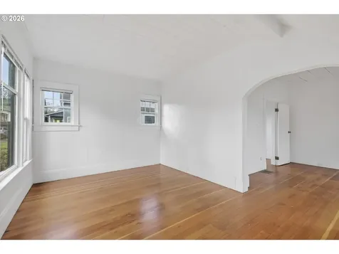 4857 NE 11th Avenue Portland OR 97211