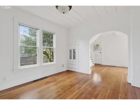 4857 NE 11th Avenue Portland OR 97211