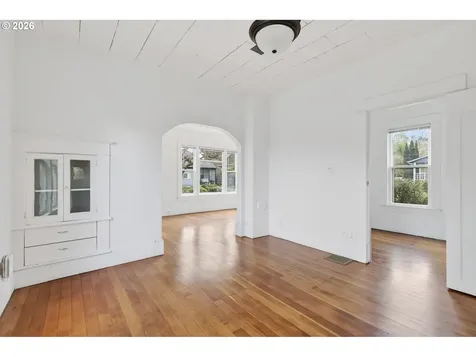 4857 NE 11th Avenue Portland OR 97211