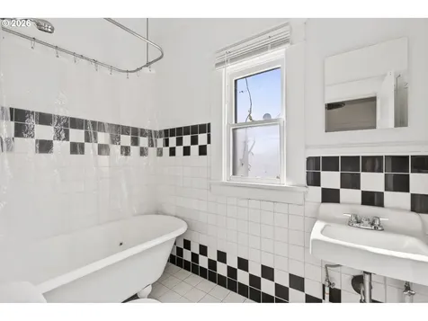 4857 NE 11th Avenue Portland OR 97211