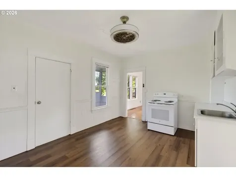 4857 NE 11th Avenue Portland OR 97211