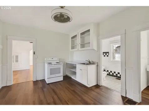 4857 NE 11th Avenue Portland OR 97211