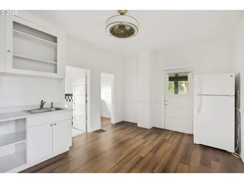 4857 NE 11th Avenue Portland OR 97211