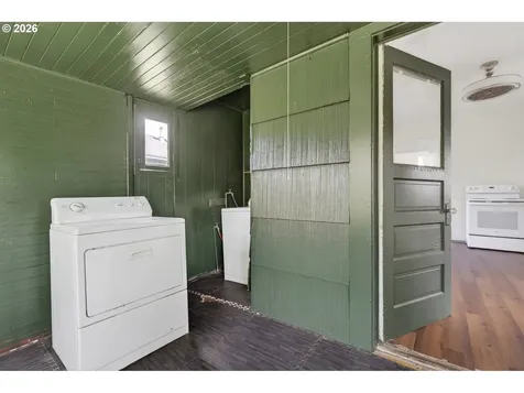 4857 NE 11th Avenue Portland OR 97211