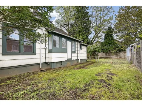 4857 NE 11th Avenue Portland OR 97211