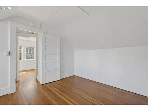 4857 NE 11th Avenue Portland OR 97211