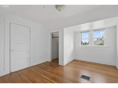 4857 NE 11th Avenue Portland OR 97211