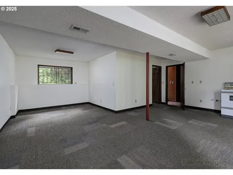 6902 SW 2nd Avenue Portland OR 97219