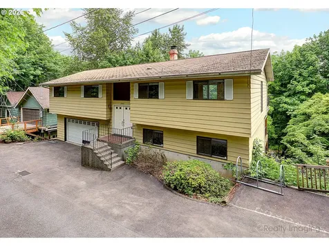 6902 SW 2nd Avenue Portland OR 97219